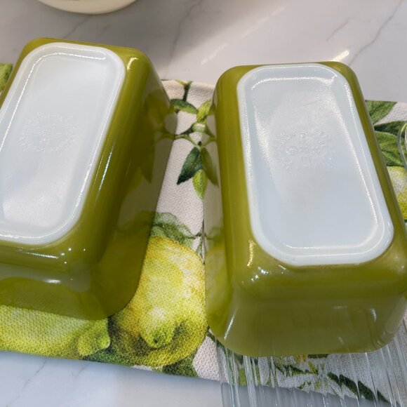 4-Pc 1960s Pyrex Refrigerator Dishes with Lids- Super shape Vintage! - Picture 10 of 16